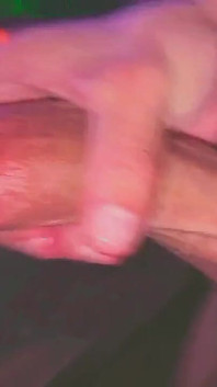 유명한 괴물 음경 스트리머가 웹캠을 깜빡 잊었다