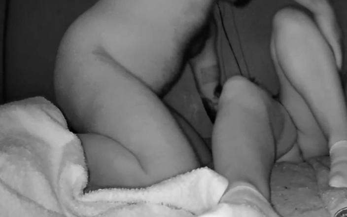 puchis: Reife frau mit dickem arsch bittet, zertrümmert zu werden