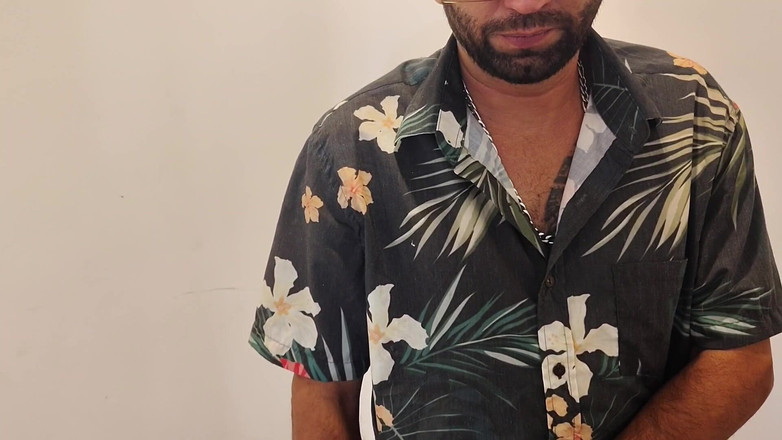 Tiffany Montavani: Tonton abang ipar nakal Tiffany menyembunyikan kerdil di dalam beg...