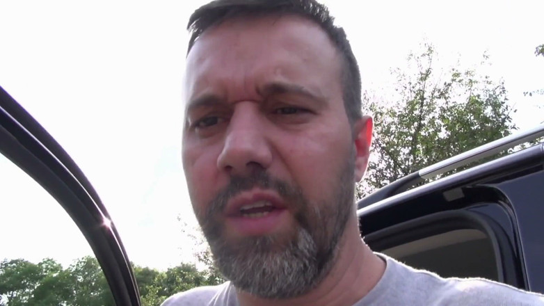 FUCK PARTY XXX: Sbalil potetovaný velký zadek a jedle sex v autě