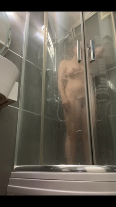 Crypto Mommy: Îți place vorbitul la duș?