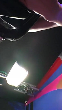 Troia Bionda Si Fa Inzuppare La Faccia Durante Un Pompino Di Gruppo Selvaggio