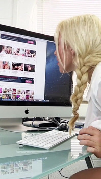 Super sexy blondýna Velká prsa Pornohvězda Victoria Summers Je sexy sekretářka závislá na šukání BWC v kanceláři na creampie