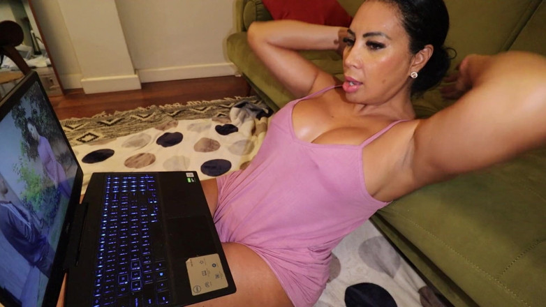 Calientehubxxx: Computer Love Gali