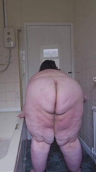 Giant Goddess Ass and Body Show off