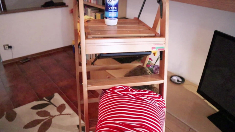 Chokobanana: Por favor señor, ayúdame, me quedé atrapado en la escalera...