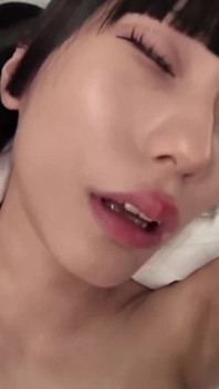 เทพธิดา Gravure I-cup ตกตะลึงในชุด Succubus ในฐานะฉากเบื้องหลังที่ไม่คาดคิด