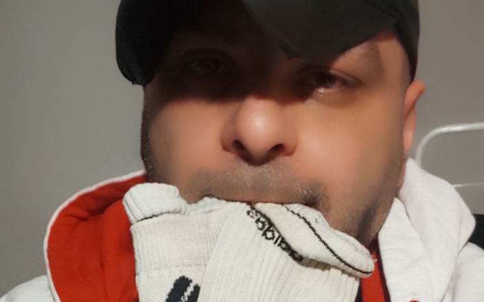 SmokedAlloy2: Dj -bro hat bez pieniędzy i bez nastroju, ale brudne skarpetki.mmm...