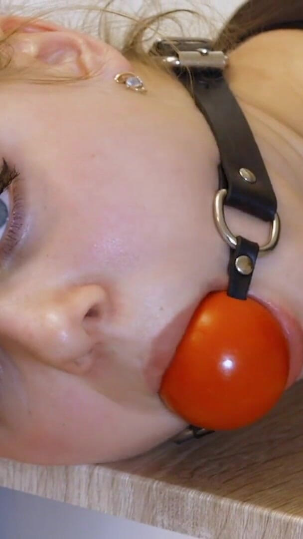 Leya's hogcuffs endurance challenge (RF studio production)