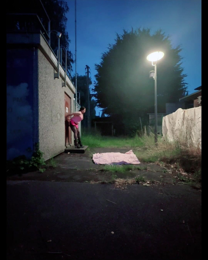 SissyDaniella: Sissy intro und draußen als straßenschlampe spielen