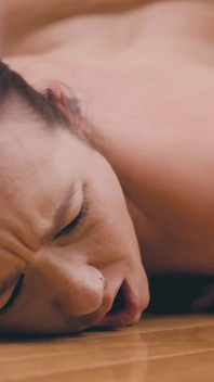 Transfixed - เฟมดอมซิน เซจ เย็ดก้นทรานส์ช่างตัดผมเลน่า มูน ด้วยส strap-on ยักษ์