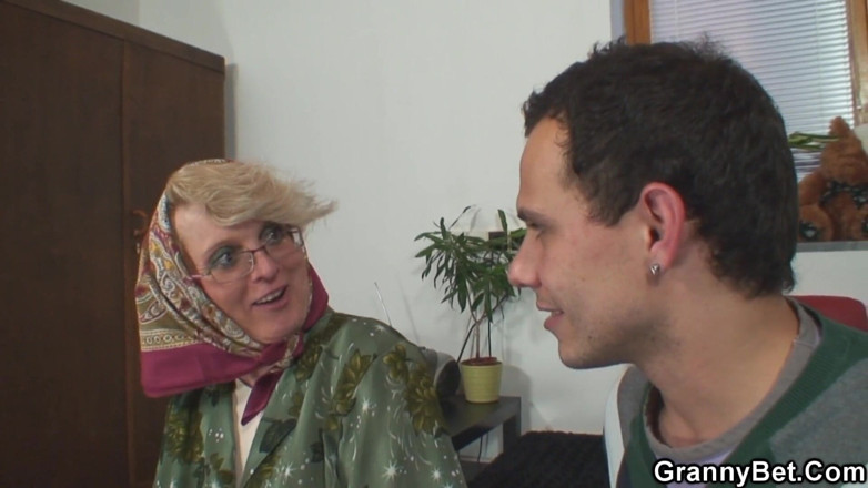 Granny Sluts: Ett lyckligt fynd i landet