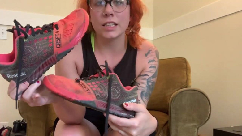 Deanna deadly: Mijn vuile versleten sportschoolschoenen
