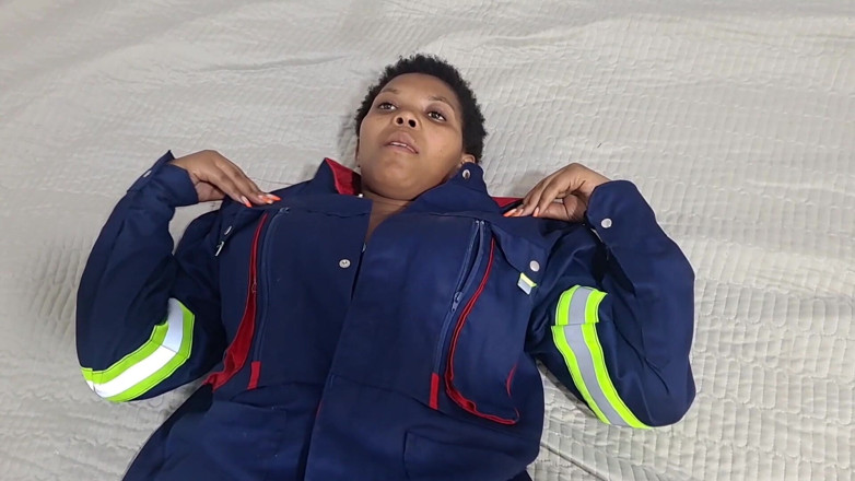 Deramy222: 下班后自慰