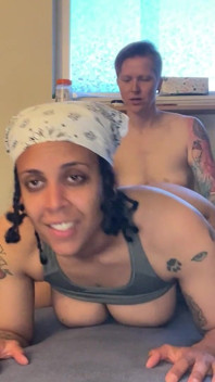Masc4masc: Lesbický doggy styl