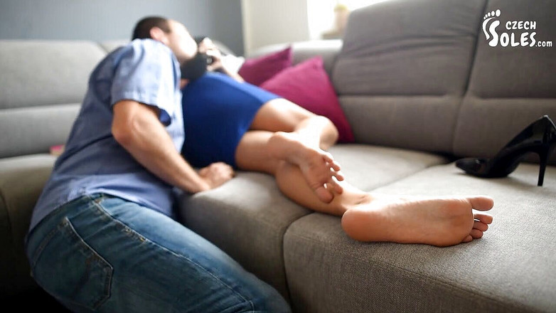 Czech Soles - foot fetish content: Kaki dan sepatu seksi dan pemujaan sepatu
