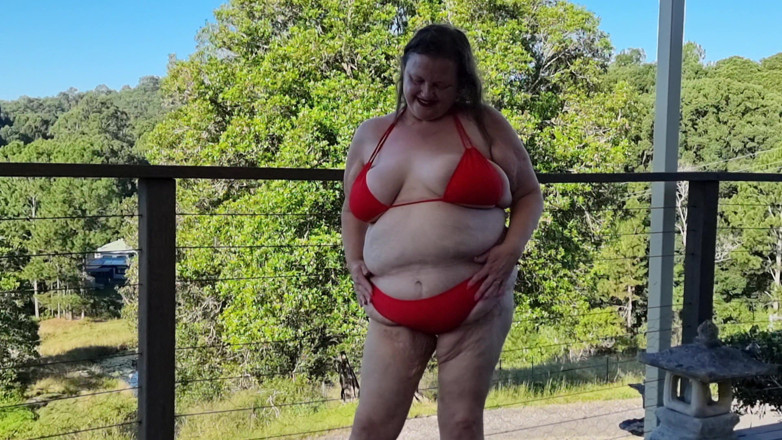 WeAreFukBunnies: In un bikini rosso