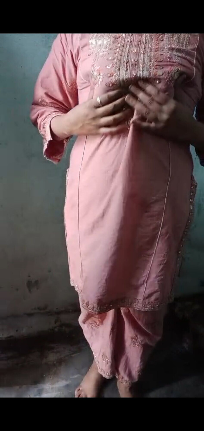 RIMSHA: 印度德西女大学生被邻居操