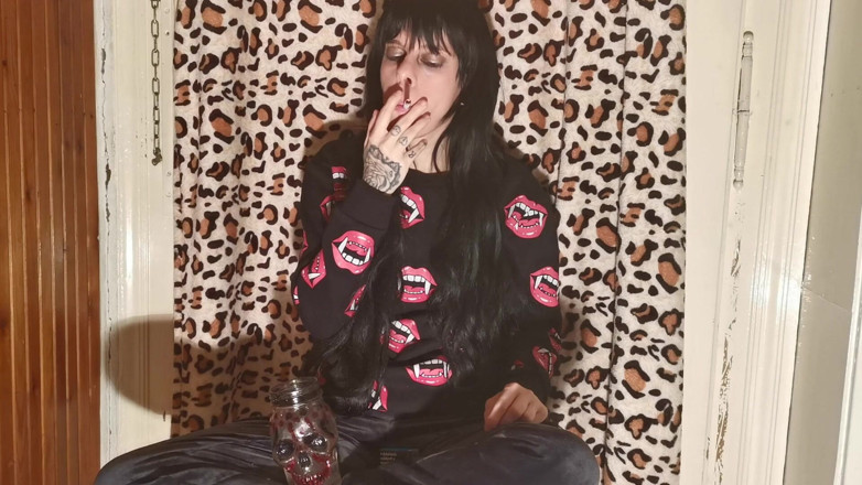 Beth Kinky: Amante de Smokint nos bastidores