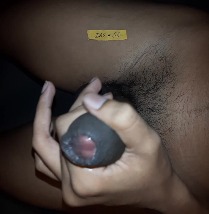 Hot Kolla: Chico indio se masturba el día 56