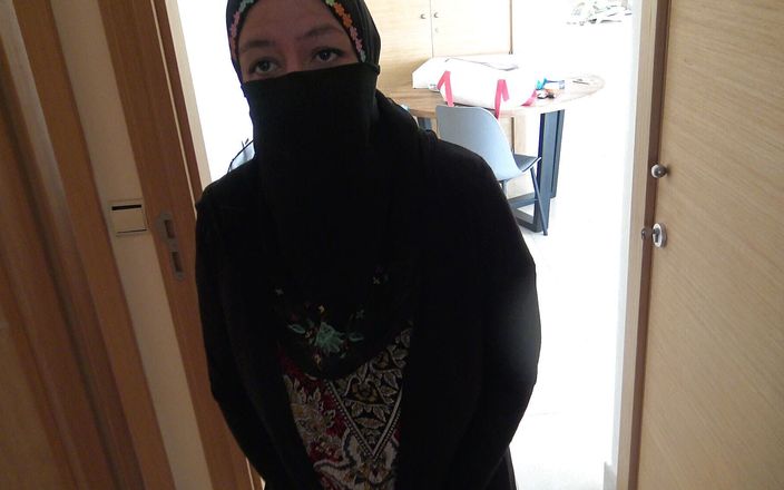 Souzan Halabi: 一名叙利亚阿拉伯难民开始在马赛的一家性酒店工作