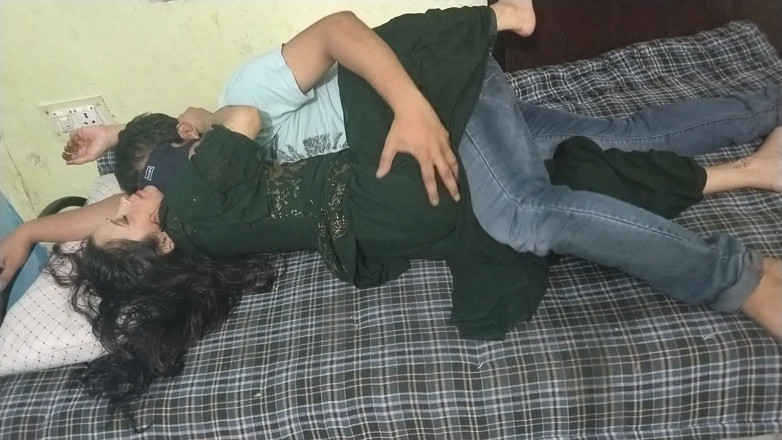 Indian Muslim Couple: Indian Bhabhi Tanish Fatima Playful Secret