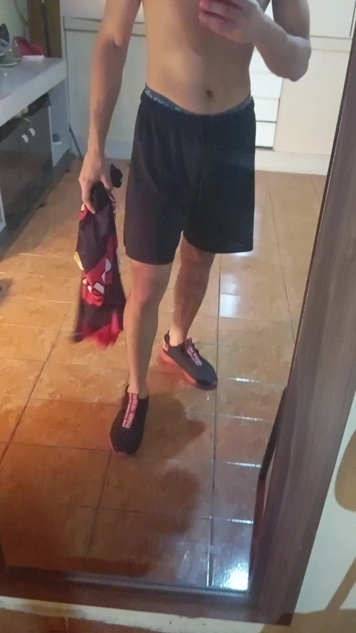 Ray Oliver: Pantaloncini neri da palestra