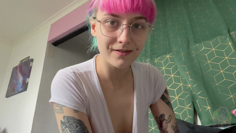 Alice Bean: Îmi eliberez corpul fetiș cu miros