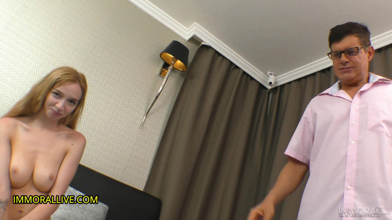 Immoral Family: ริมฝีปากหีบวมๆ ของน้องเลี้ยงสื่อสารได้ดีที่สุด – บทเรียนภาษาอังกฤษพลิกผันไม่คาดคิด!