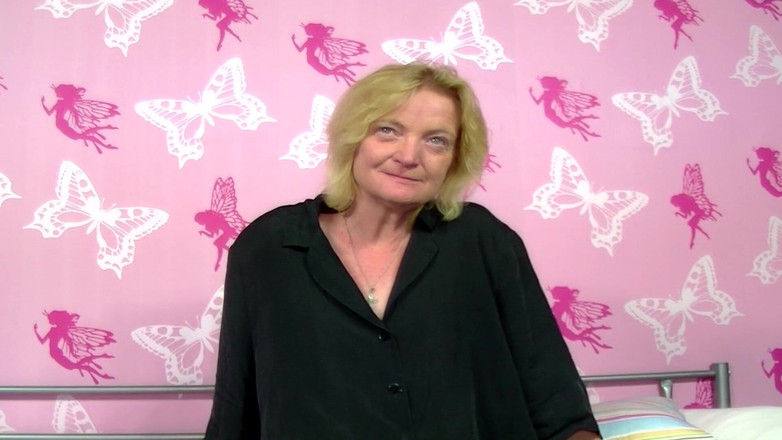 Deutsche Frauen: Madura alemã loira se masturba em ação solo