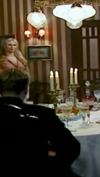Cena con amigos termina en trampa anal.