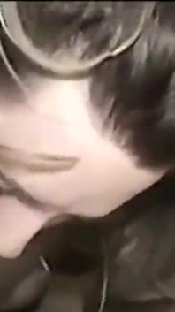 Tante seksi selingkuh sama pria lain atas ijin suami. Aku dan teman-temanku adalah pasangan swinger hardcore