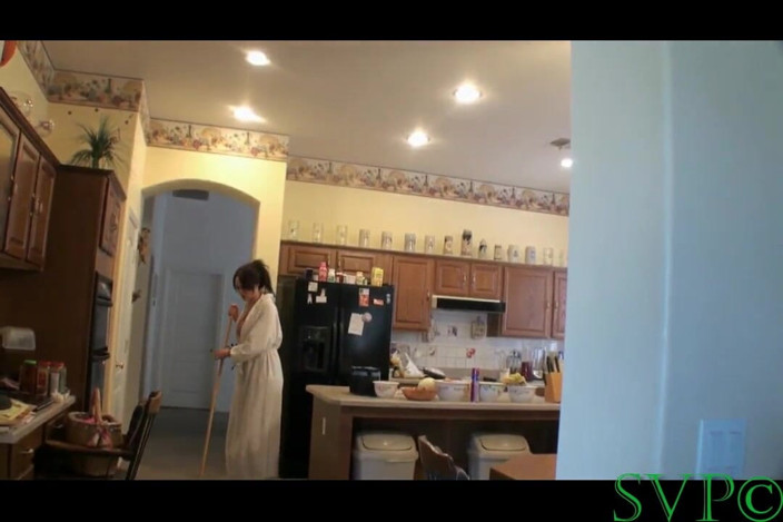 Wicked Smoking Stepmothers: 계단에서 담배와 자지를 피우는 핫한 계모