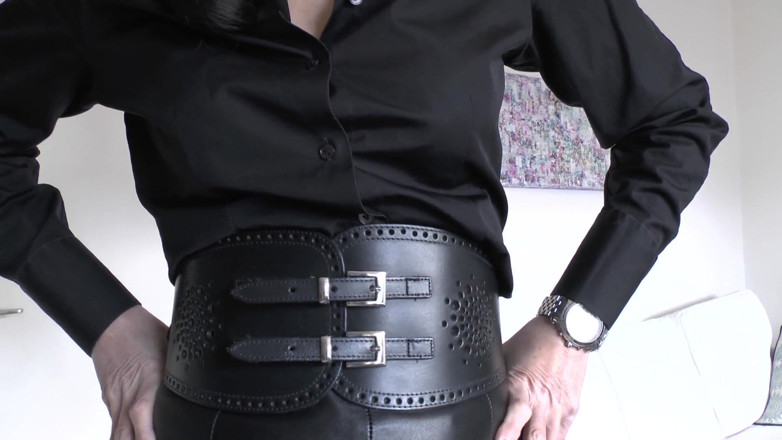 Lady Victoria Valente: Ikat pinggang ketat lebar bagian 80 lady victoria valente