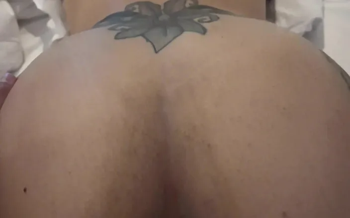 nutON: Velký zadek zezadu