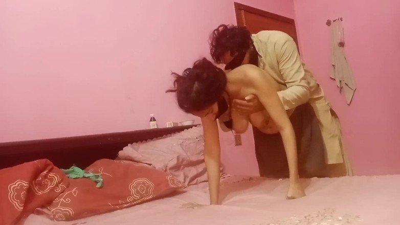 SHAKRATASNEEM: 达西妹妹操非常热辣的鸡巴太开心了