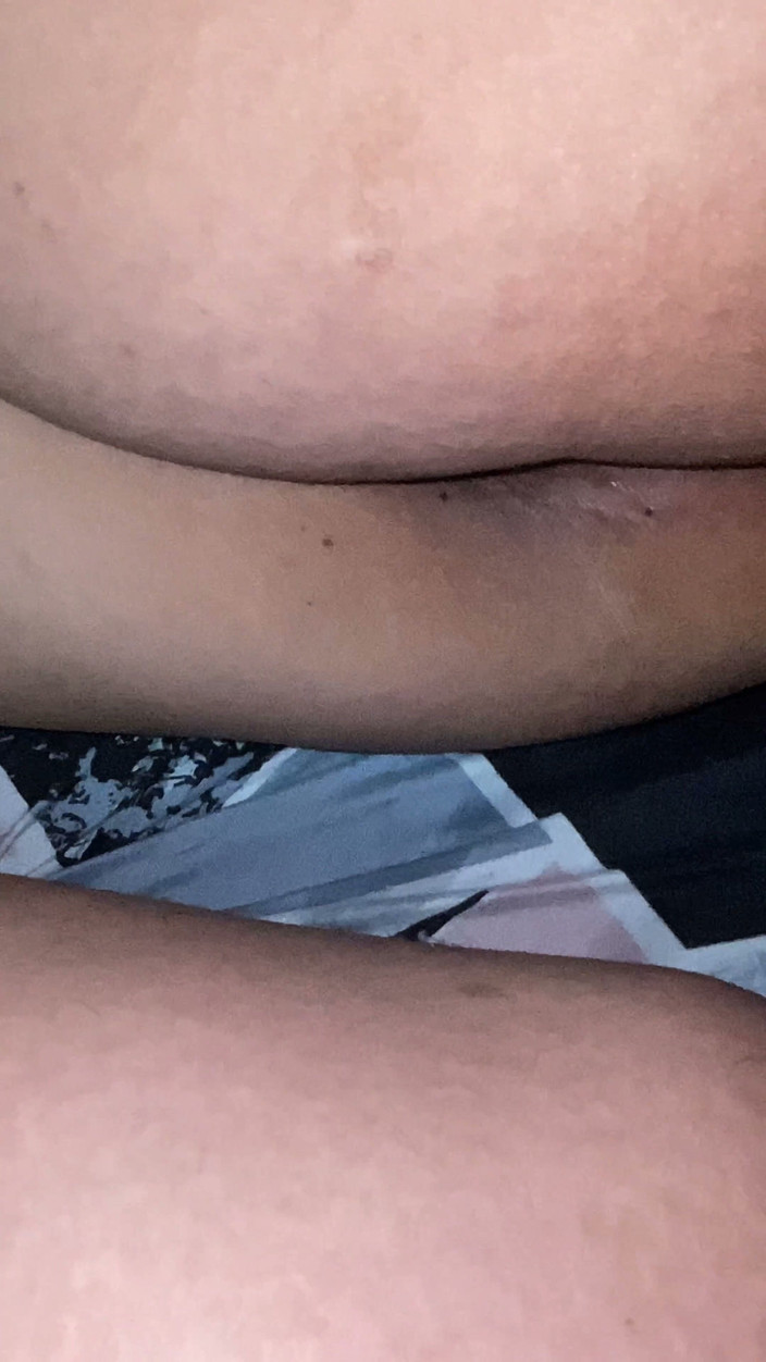 GreyandAthena: Une tatie excitée se tape la grosse bite des voisins...