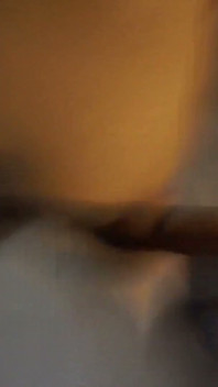 Trans-freundinnen ficken hart im hotelzimmer, echtes paar, creampie