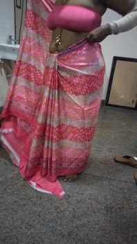 Saree Hot