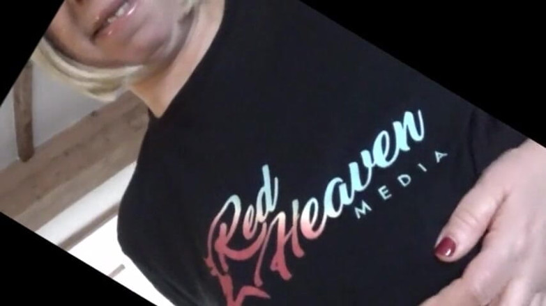 Red Heaven Media: ดูสิว่าใครใส่เสื้อยืด Red Heaven!