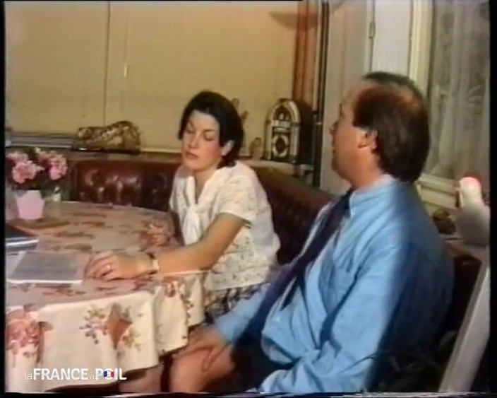 French Family Secrets: Pelajar yang miskin lebih bersedia untuk berkongkek!