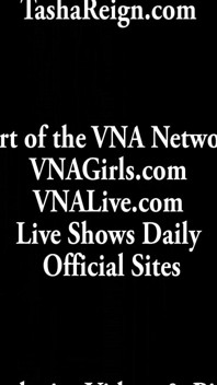 Tasha Reign com peitos de fada