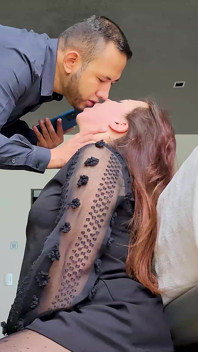 彼女を叩いた後のハードコアなセックス