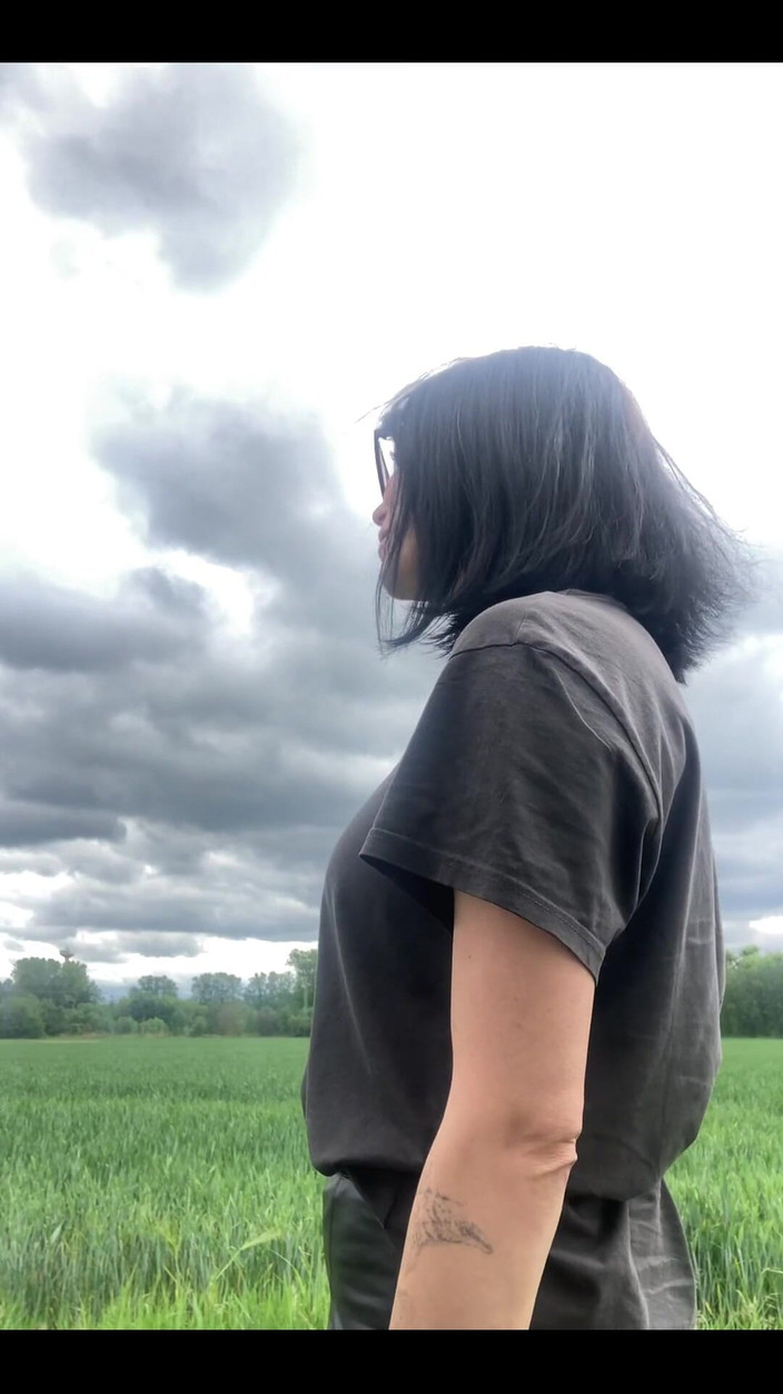 Shione Cooper: Palenie przed strzelaniem w mojej furgonetce na zewnątrz 