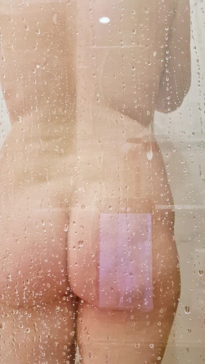 NataKuba: Hermoso cuerpo en espuma