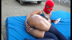 Super sexy ebony cuties: आउटडोर तेल उछाल मेरी बड़ी को हिलाते हुए