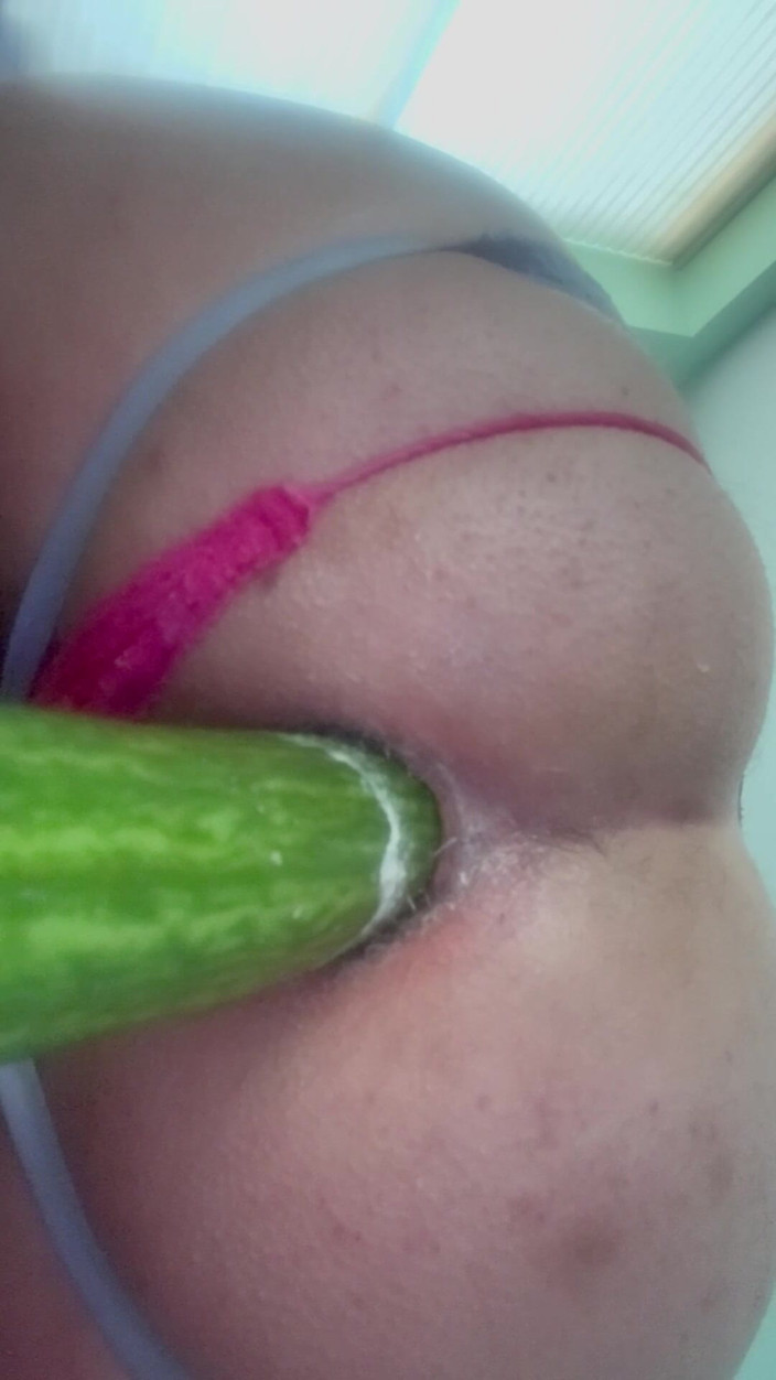 TakeMe35: Dildo diep in mijn kont berijden en smeken om hem...