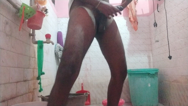 Tamil 10 inches BBC: Desi badrum