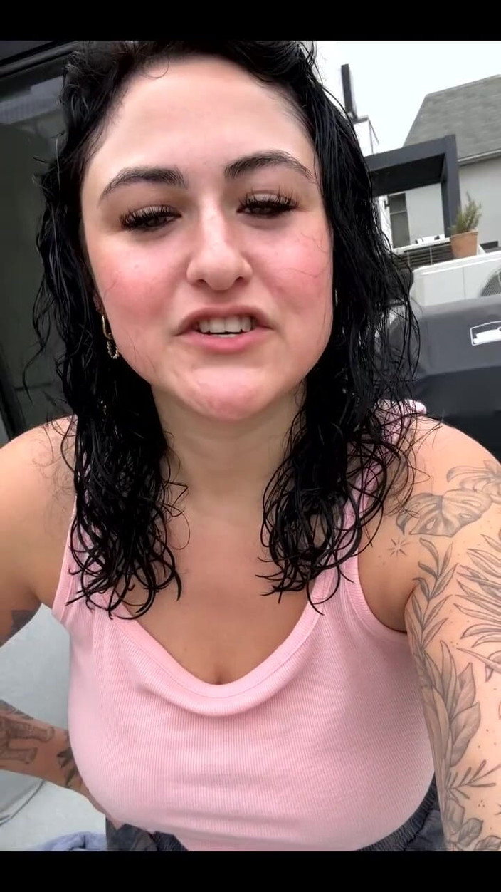 Josie Jaxxon: 早上好来自 la 的奶子！