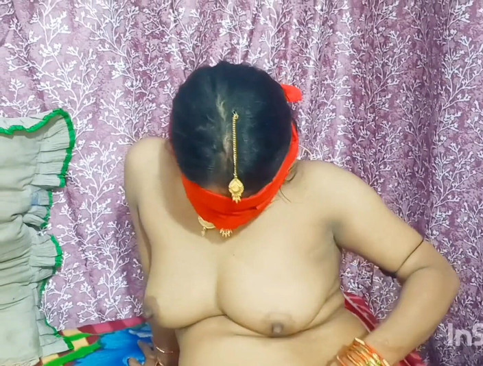 Sexy indian bich: Odada çıplakdım, üvey erkek kardeşim beni gördü ve